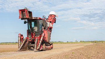 Механизмы гусеничного трактора Механизмы гусеничного трактора